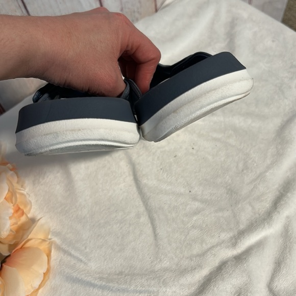 EUC Clarks Cloudsteppers Glide Post Sandals - Picture 10 of 10